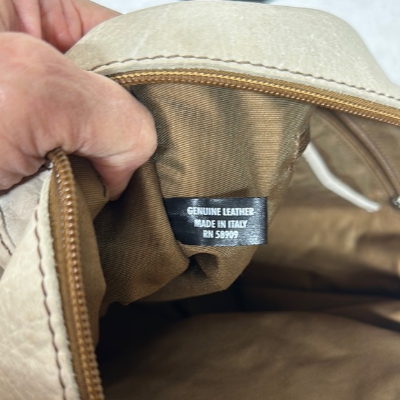 Kate Landry Cream Leather Shoulder Bag with Studded Straps made in Italy - Picture 10 of 12